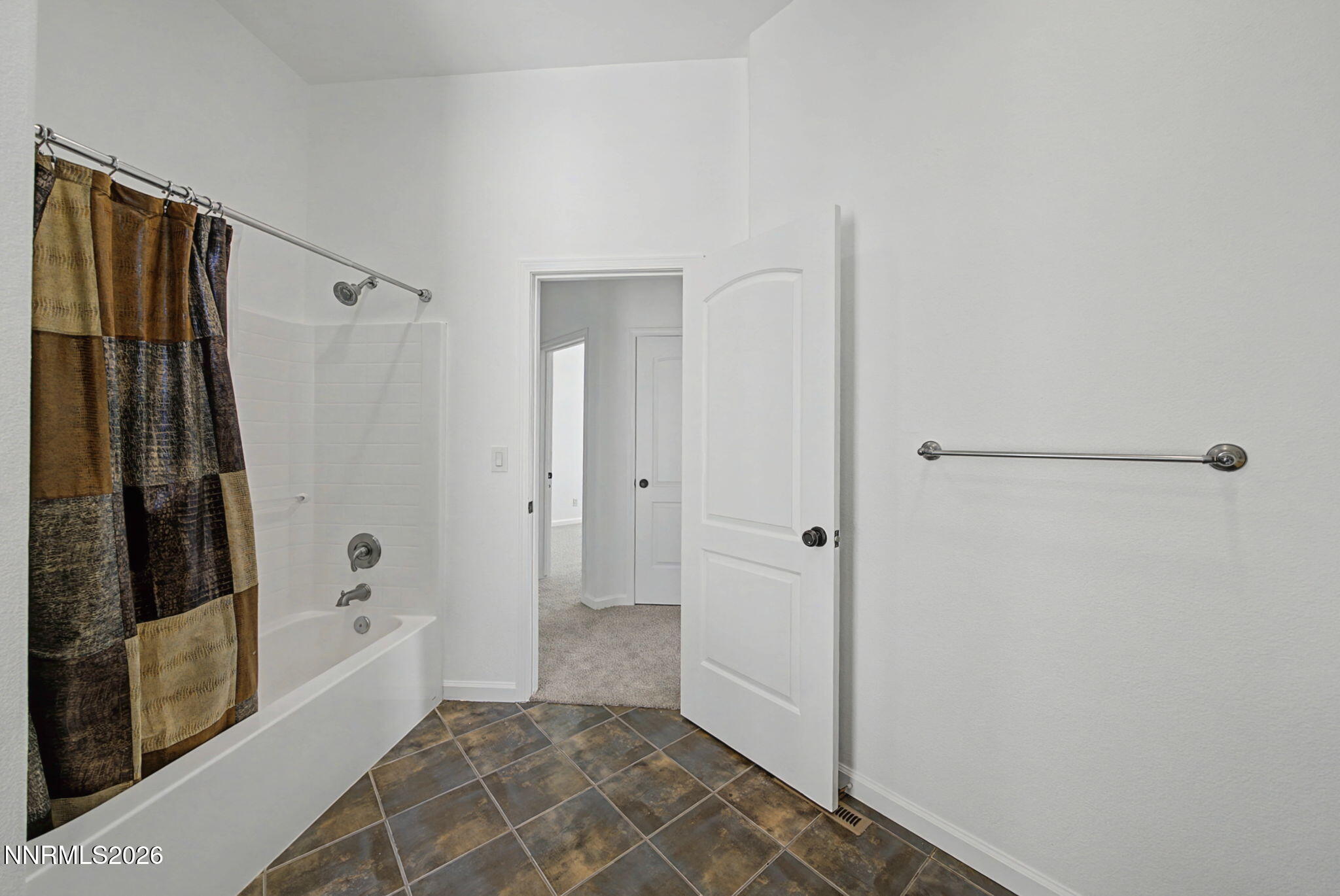 1215 Serpentine Road