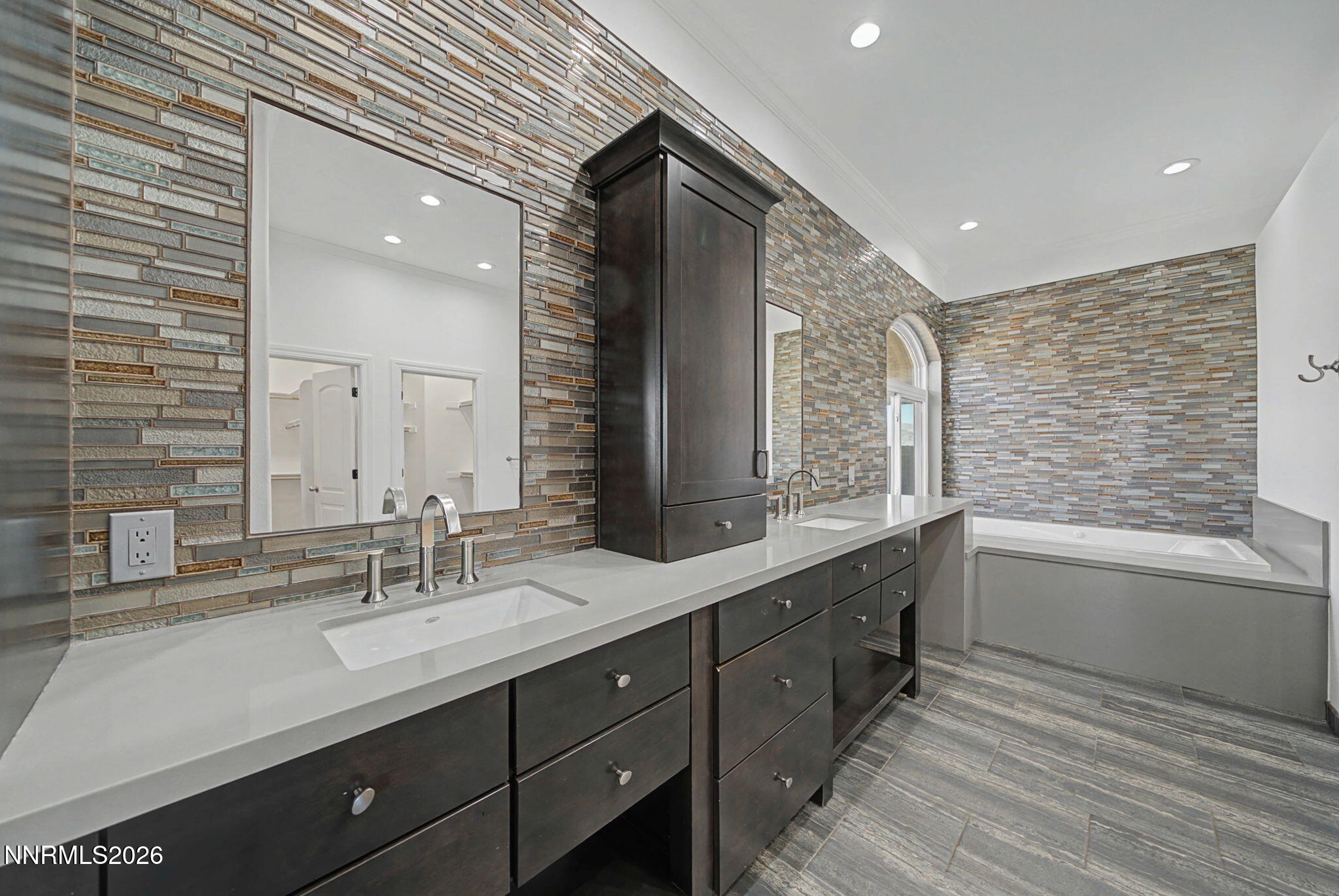 1215 Serpentine Road