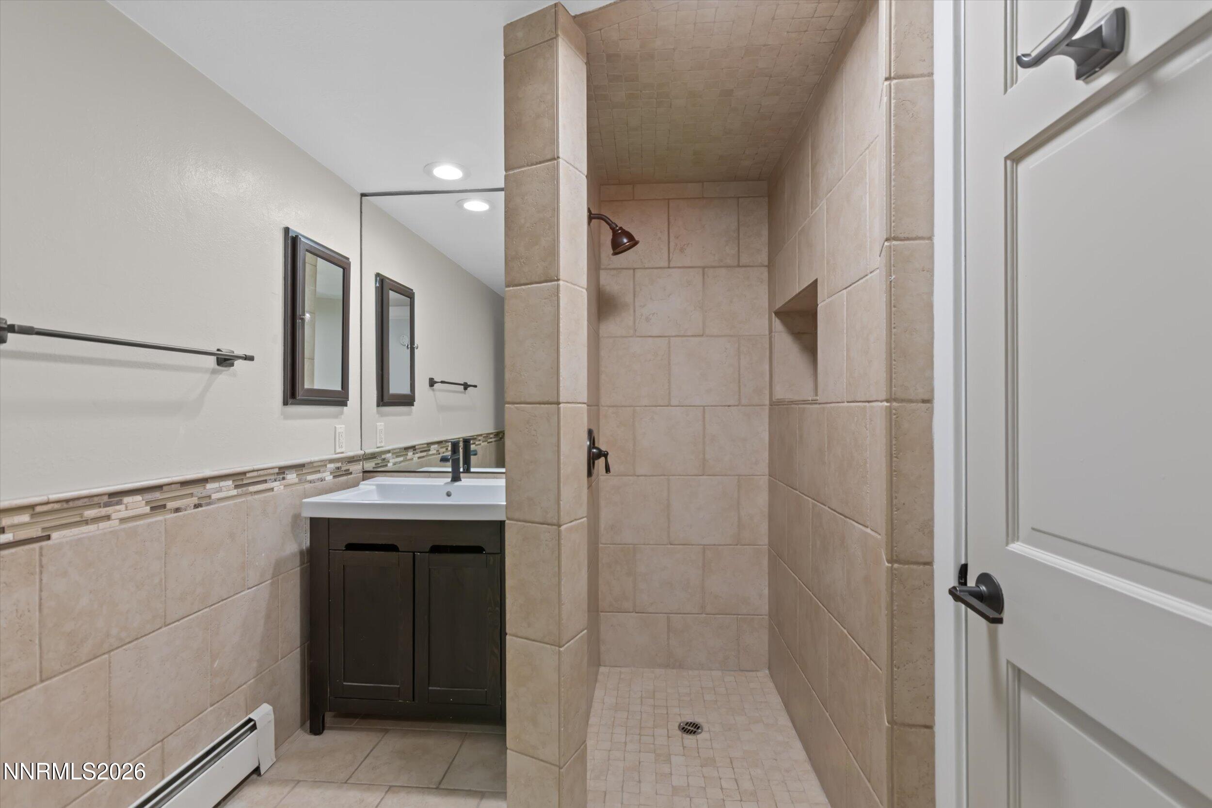 2725 W Lake Ridge Shores Court