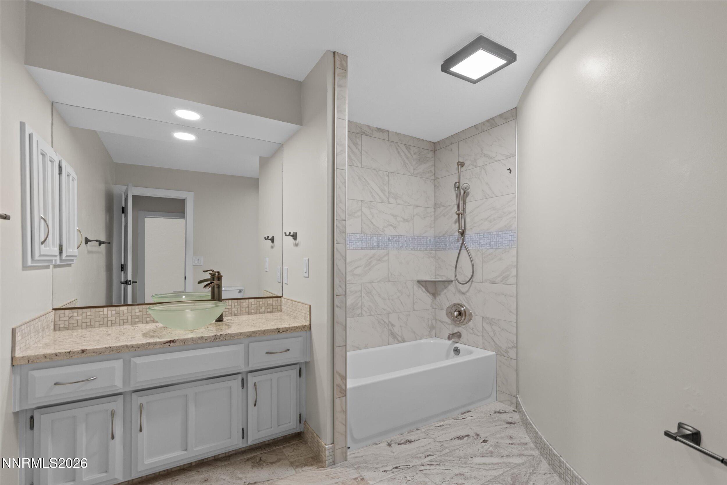 2725 W Lake Ridge Shores Court