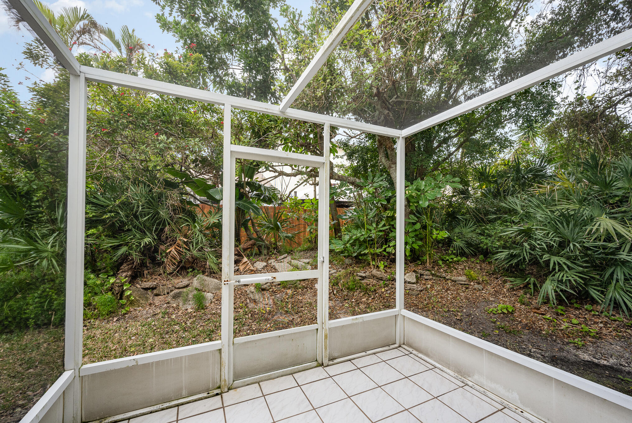 816 Mimosa Place
