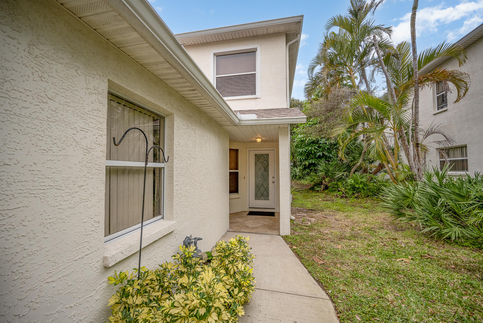 816 Mimosa Place