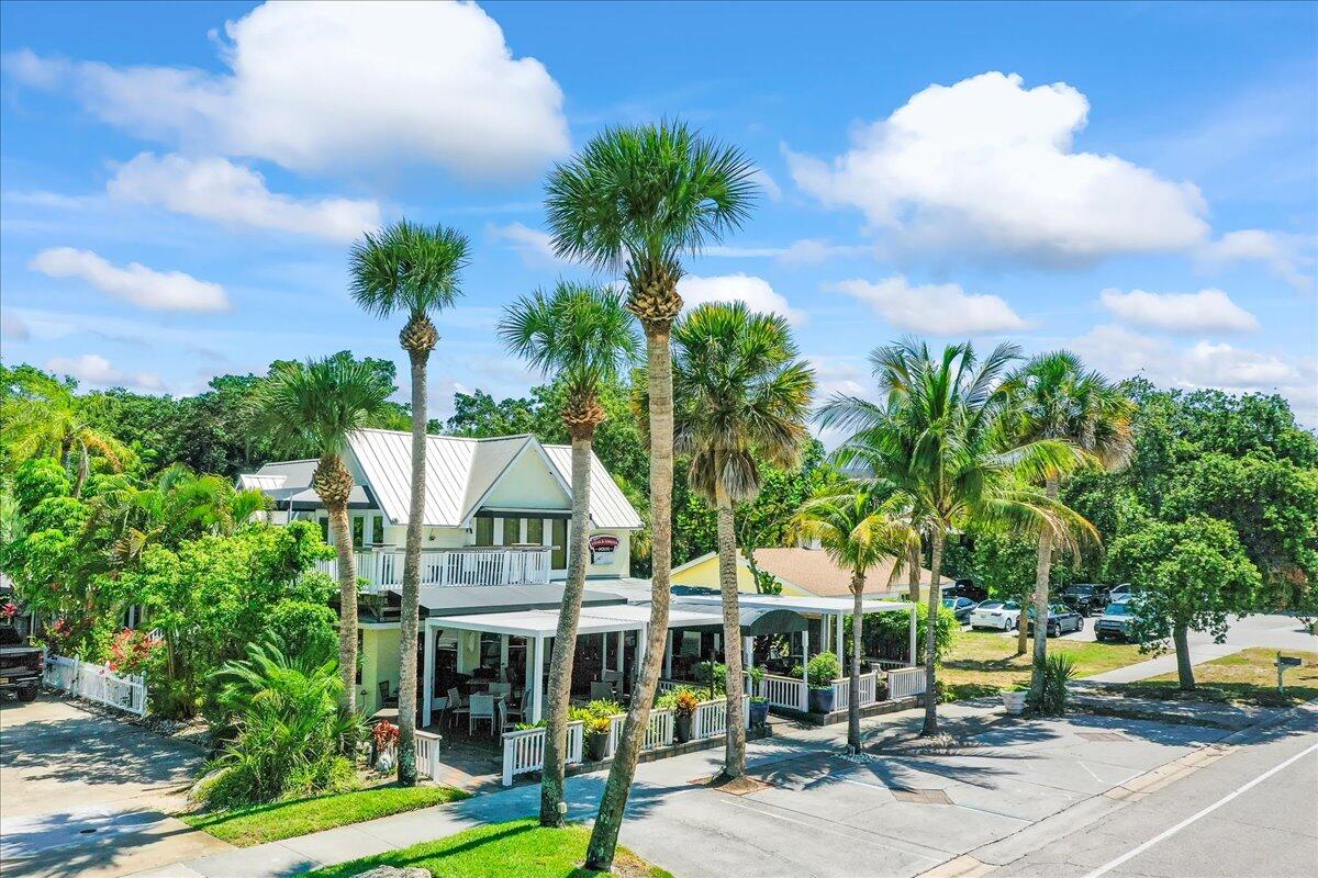 419 Ocean Avenue, 204