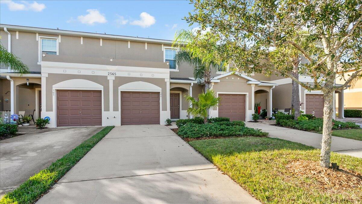 2565 Revolution Street, 104