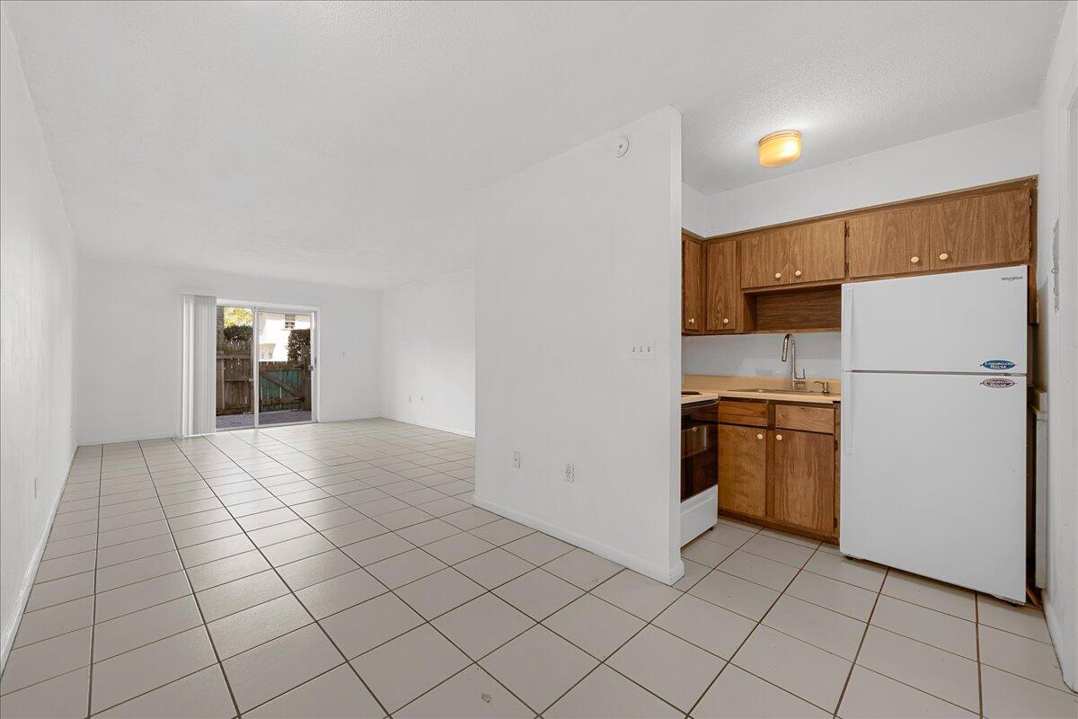 419 Ocean Avenue, 202