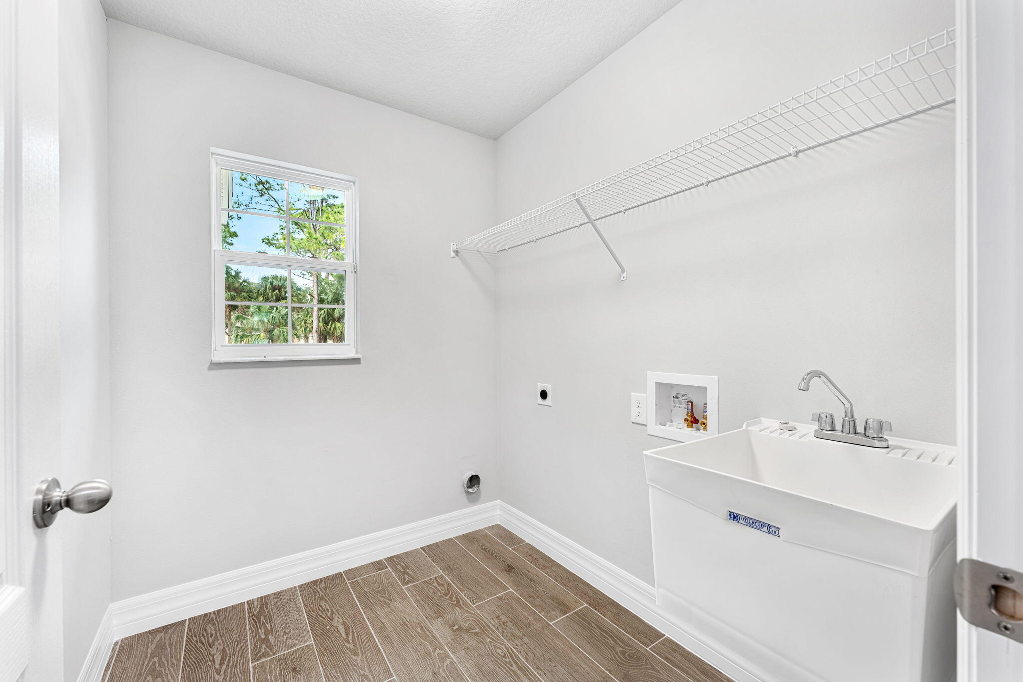 734 Hainey Street SW