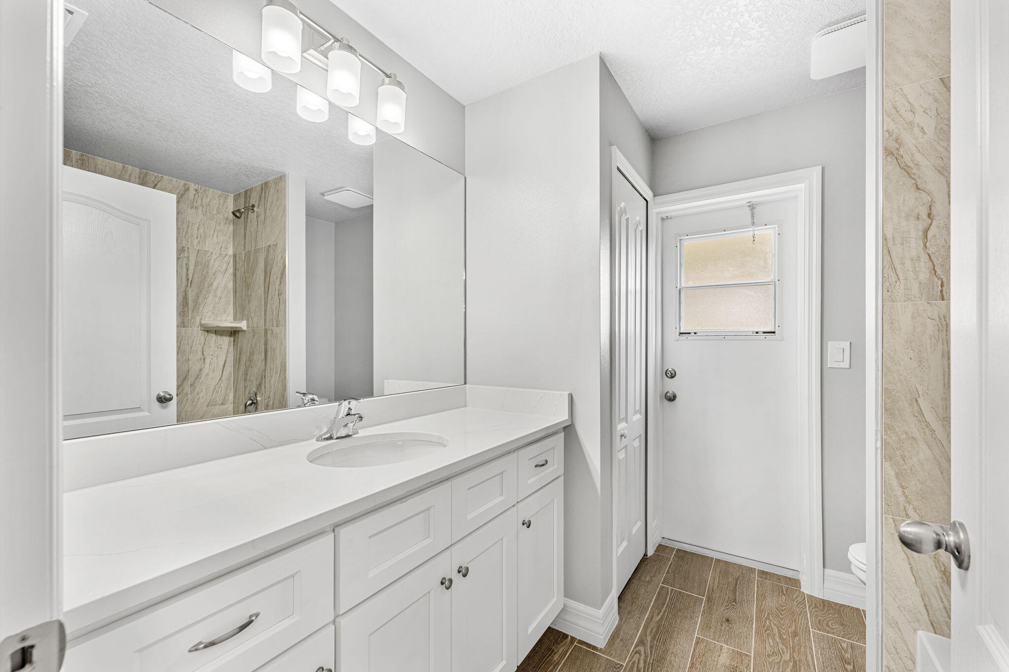 734 Hainey Street SW