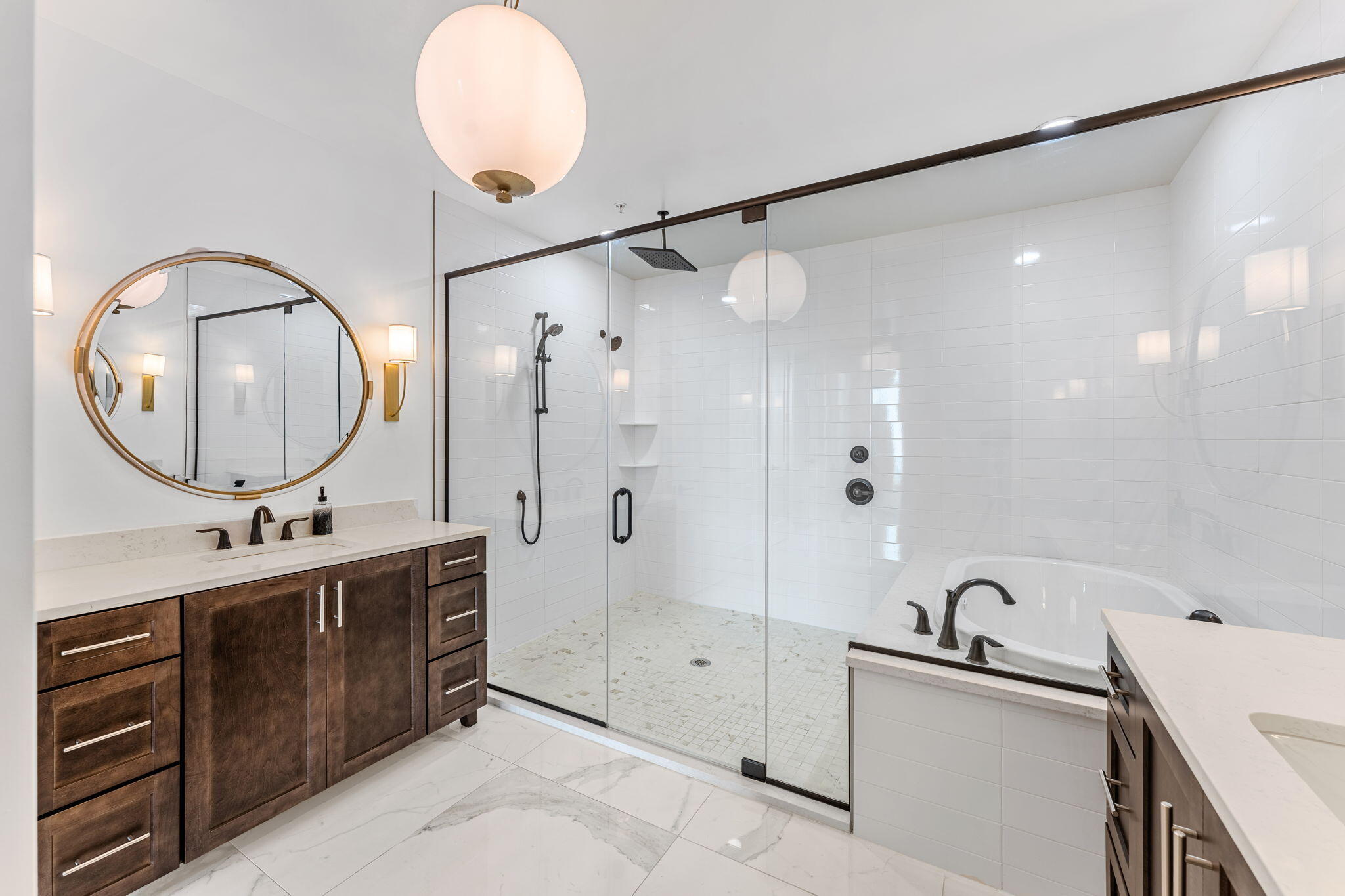 205 Strand Drive, 302