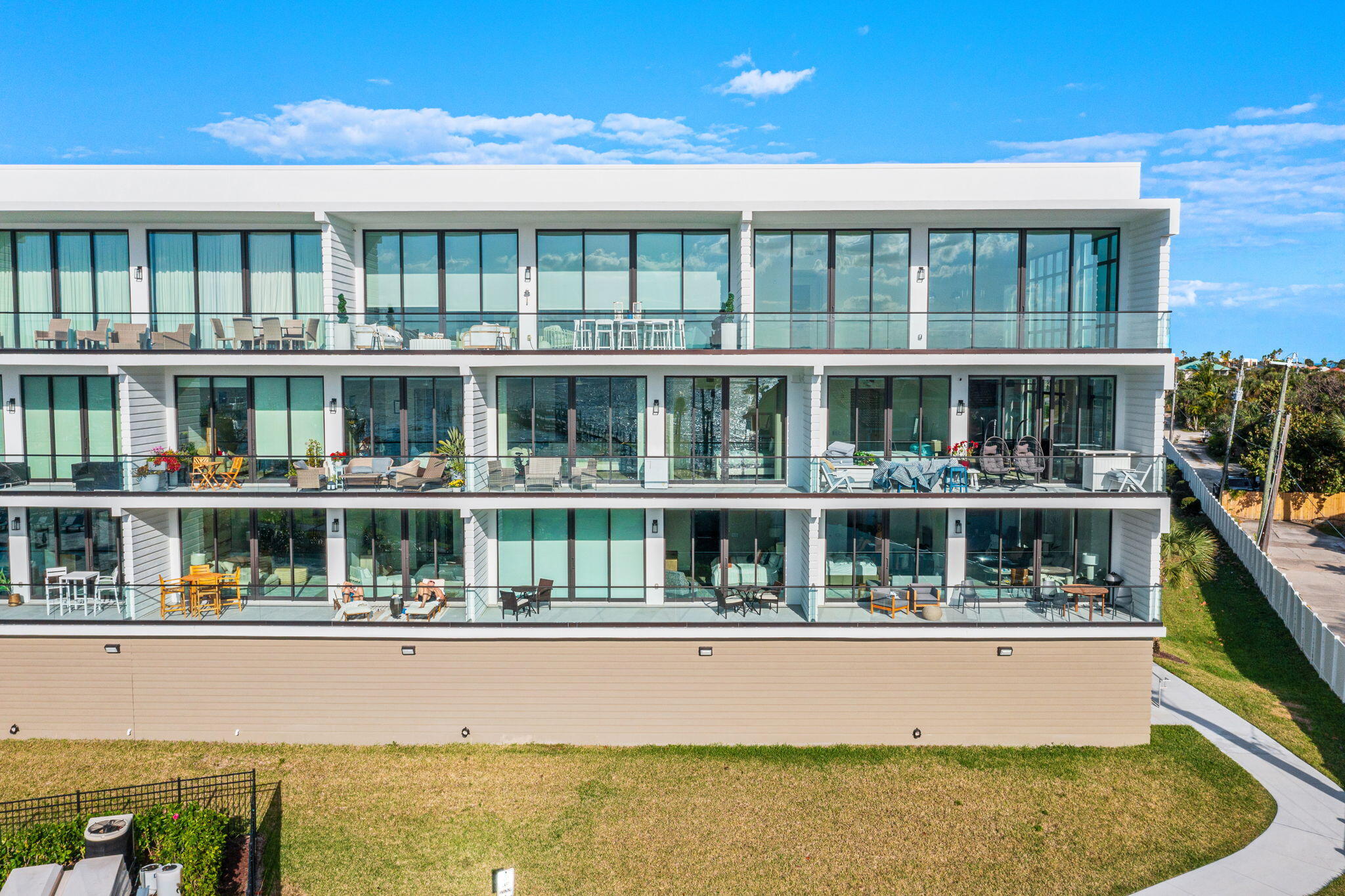 205 Strand Drive, 302