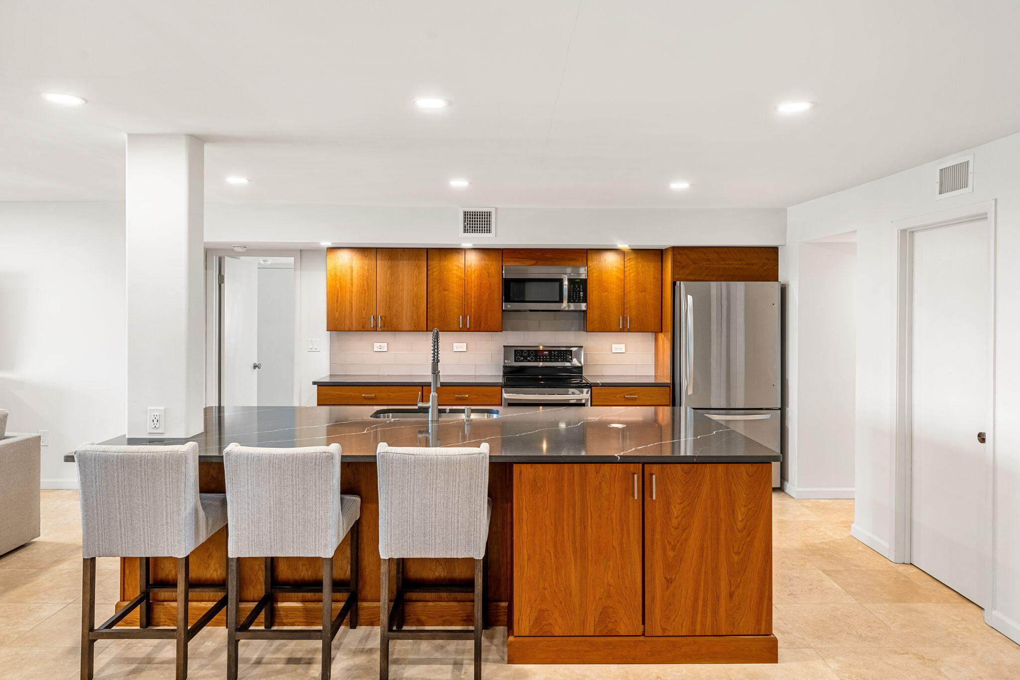 2101 Atlantic Street, 534