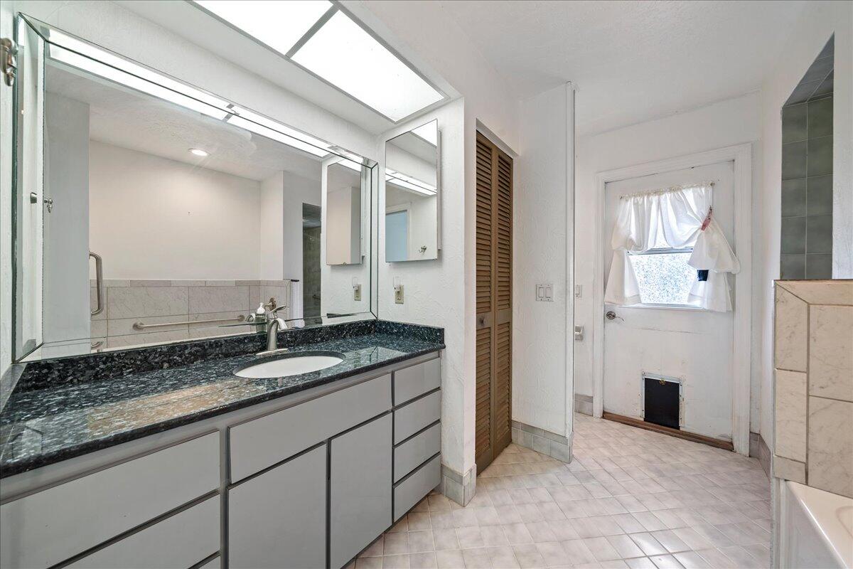 595 Bella Vista Corte