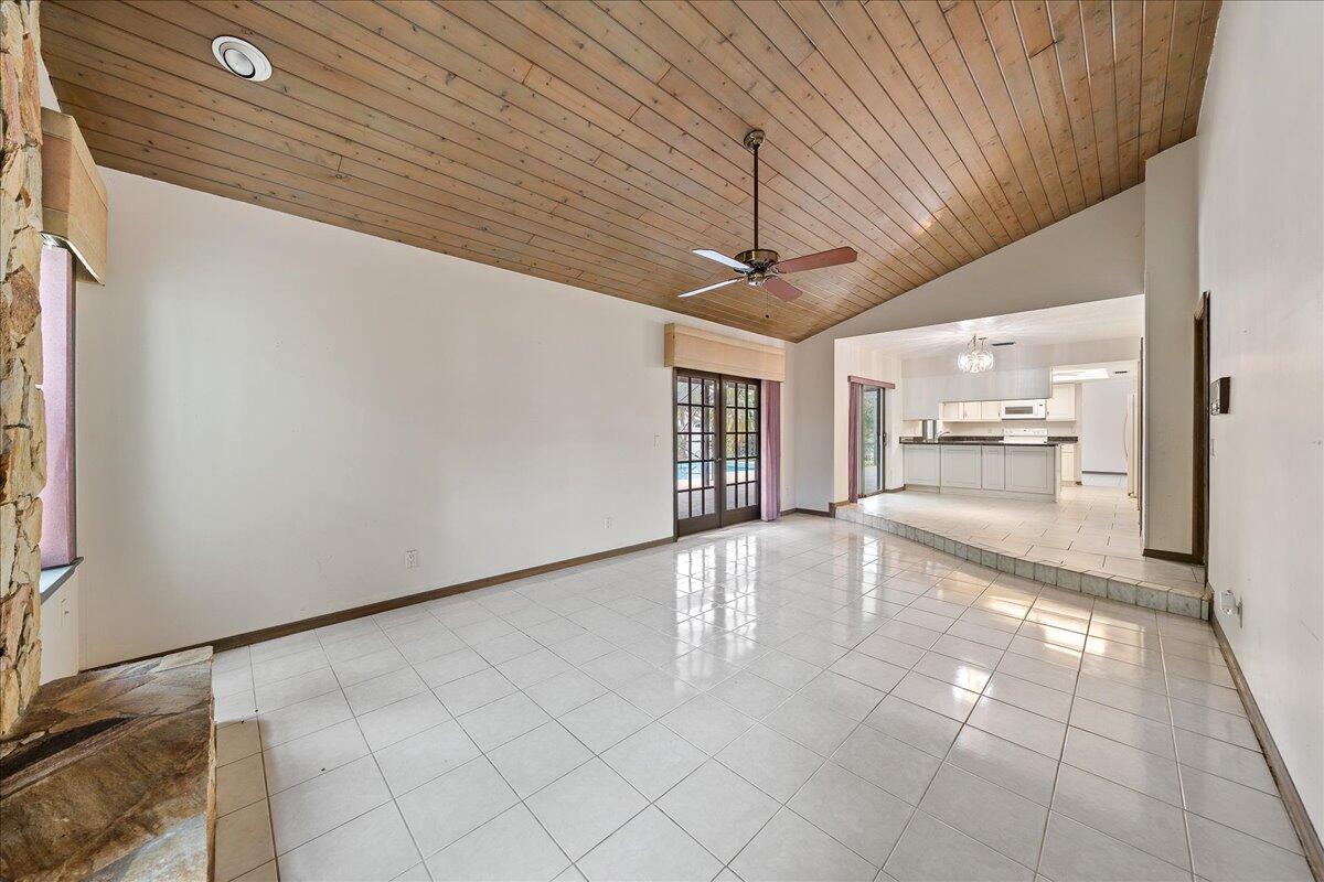 595 Bella Vista Corte