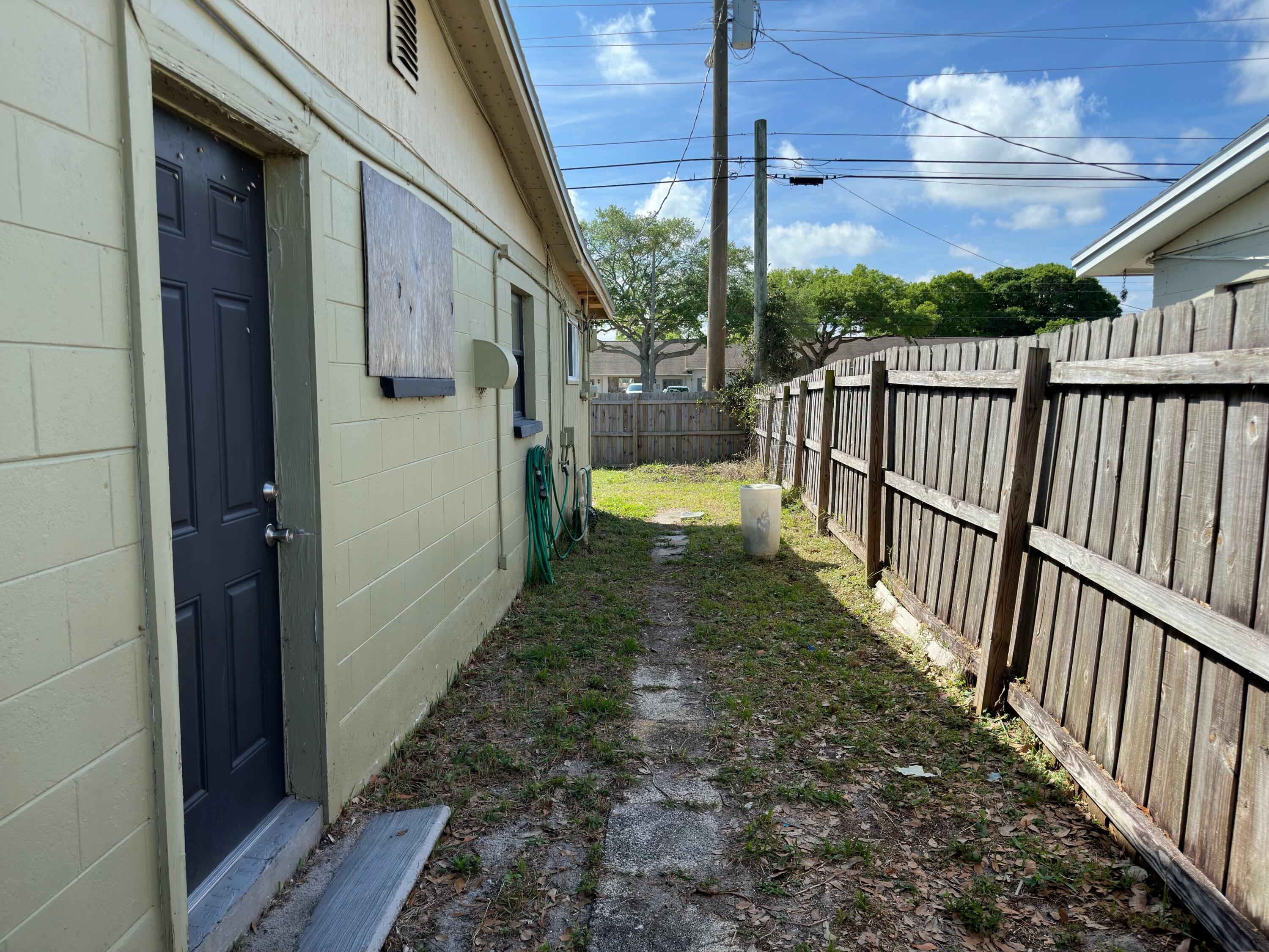 2445 Sadler Lane