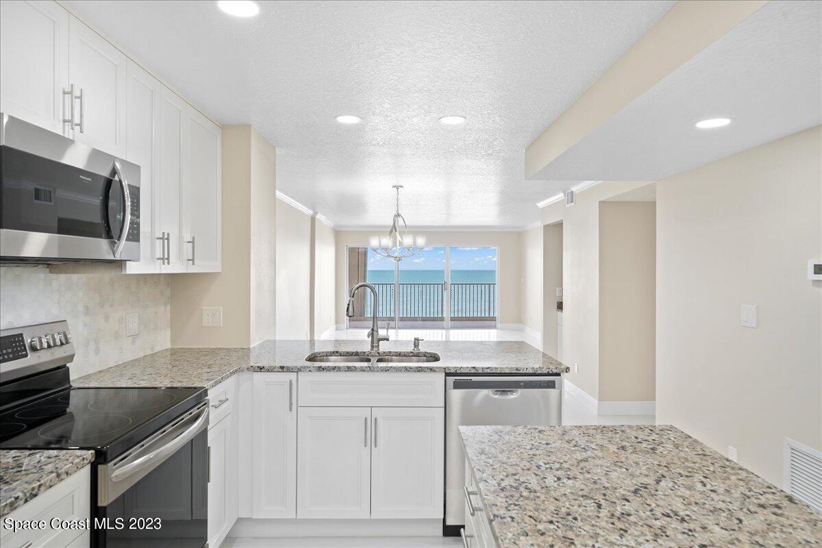 2727 N Hwy A1a, 602