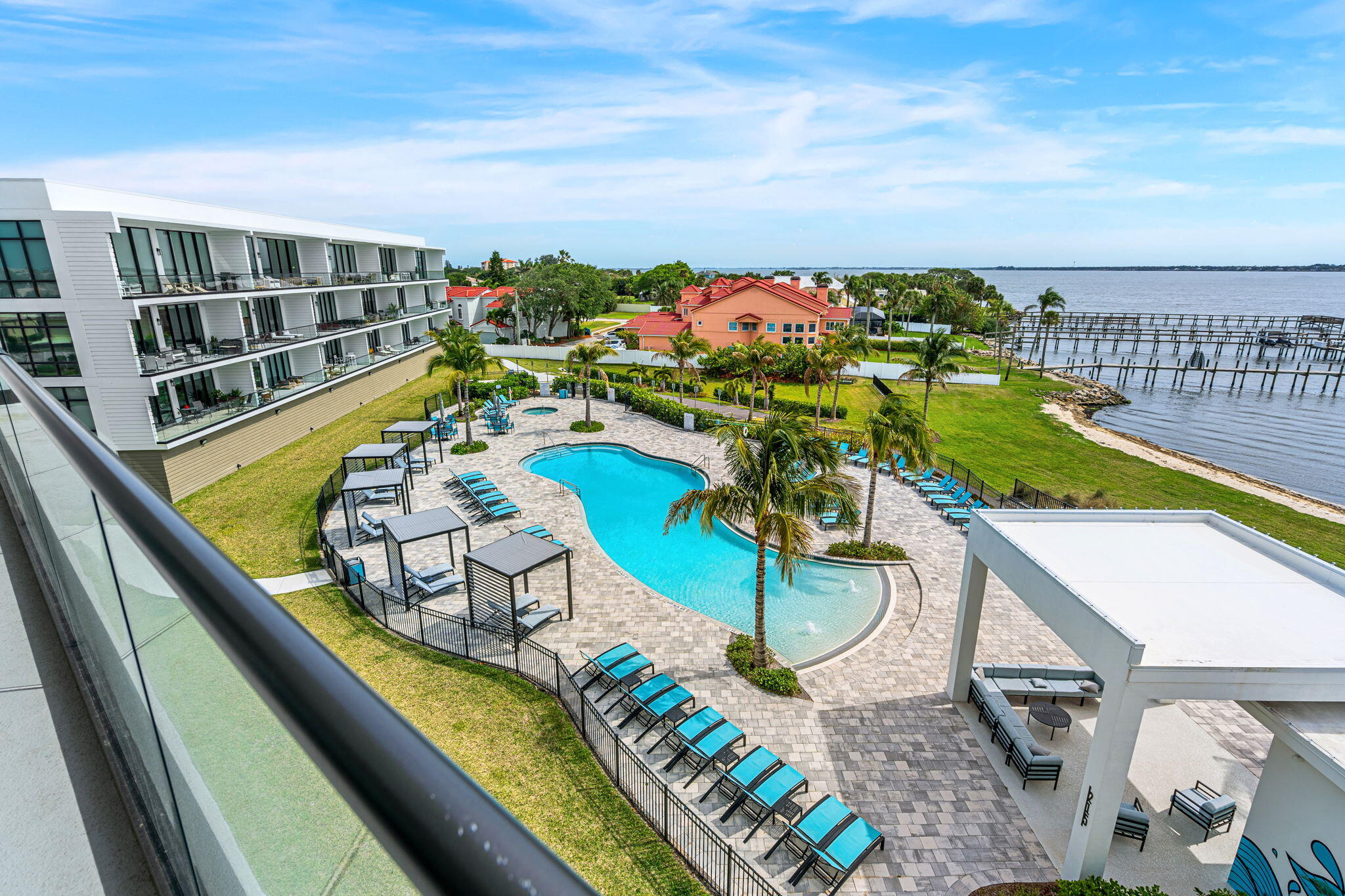 225 Strand Drive, 404