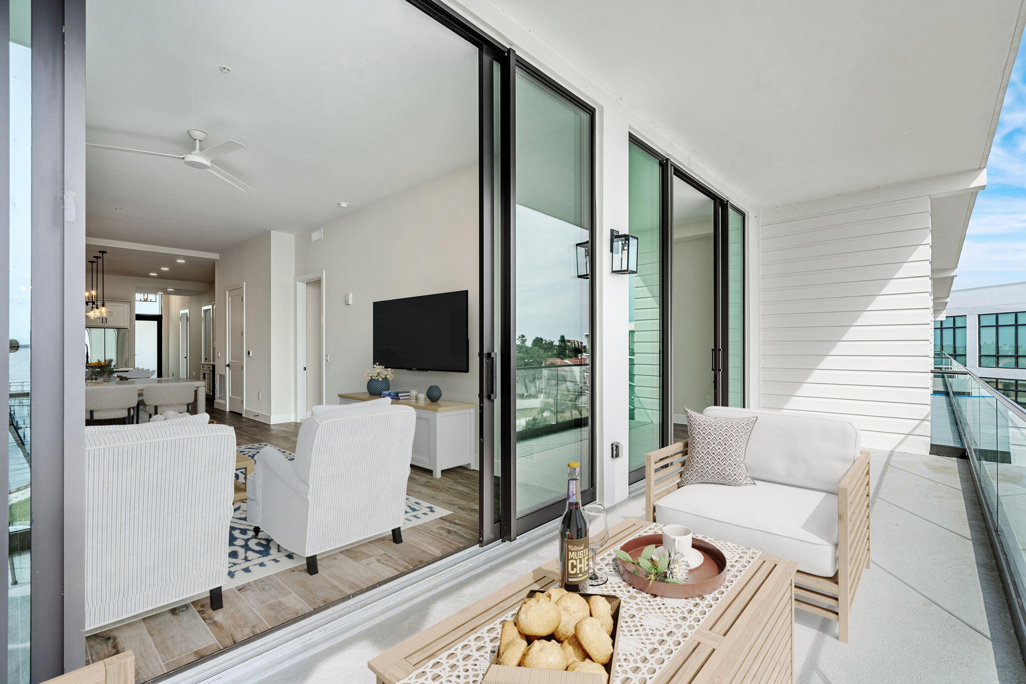 225 Strand Drive, 404