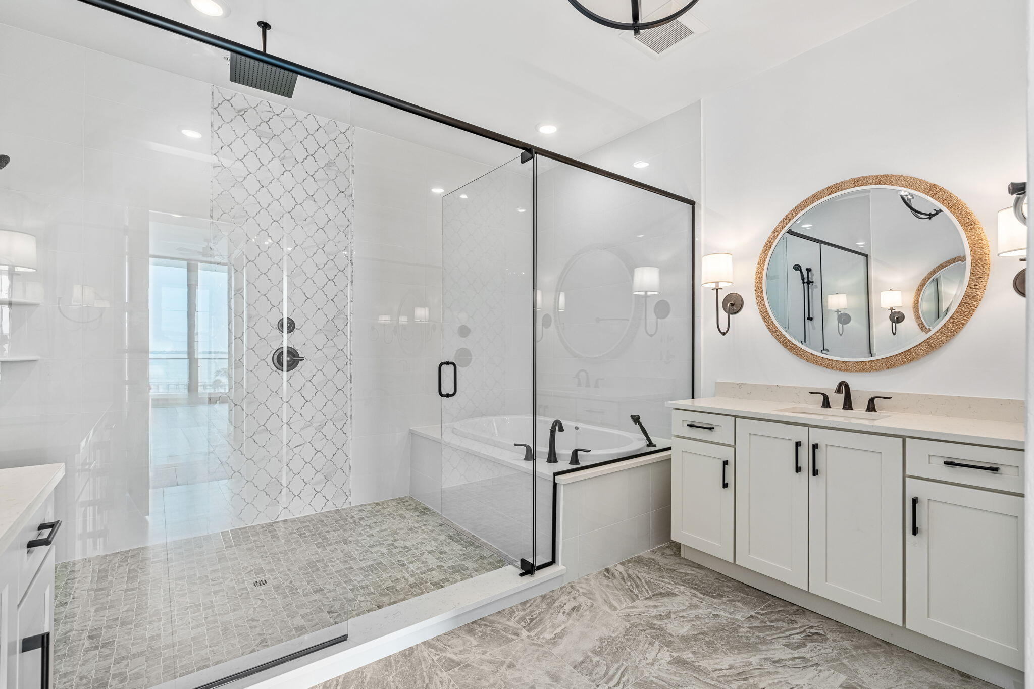 225 Strand Drive, 404