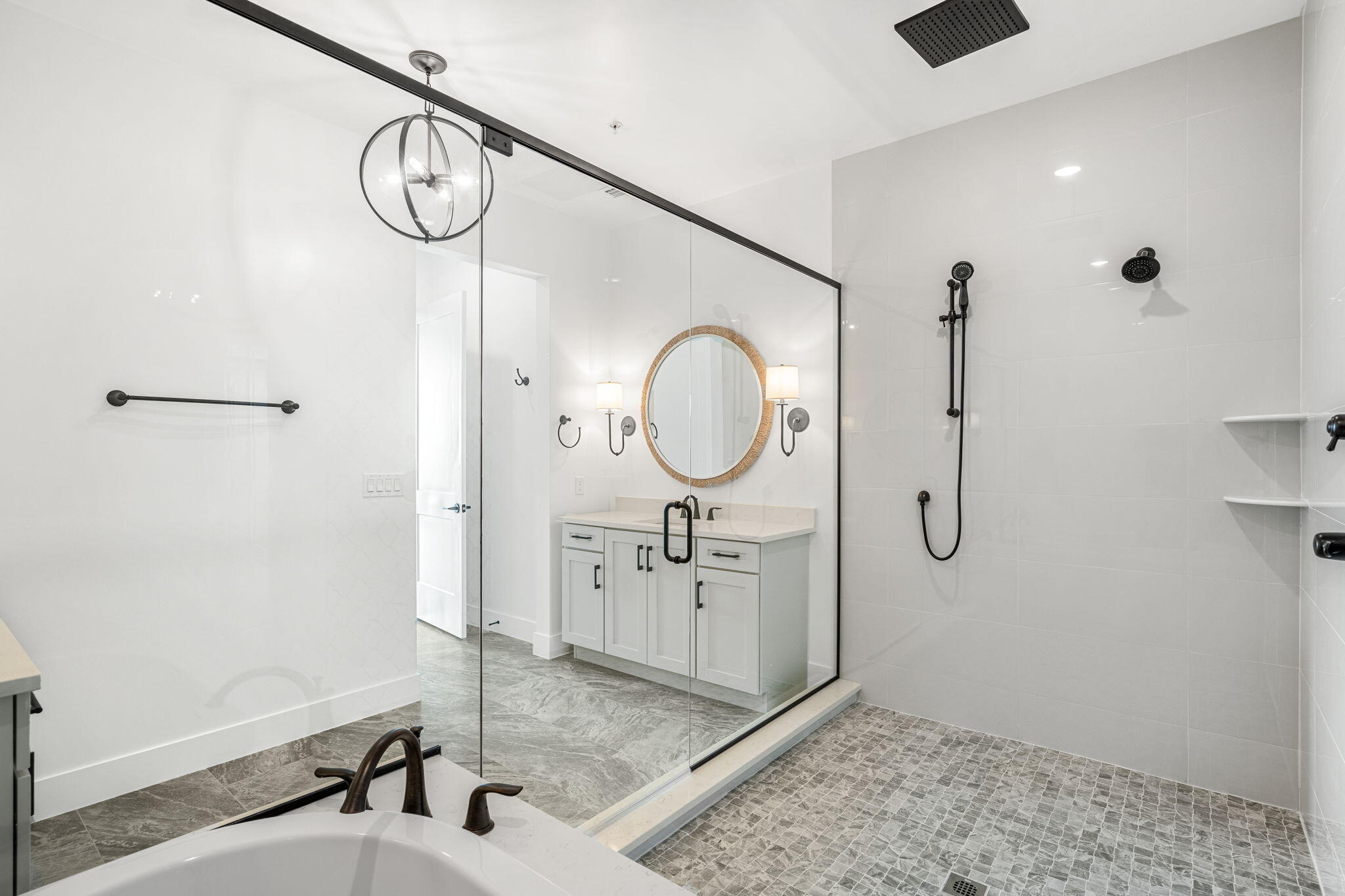 225 Strand Drive, 404