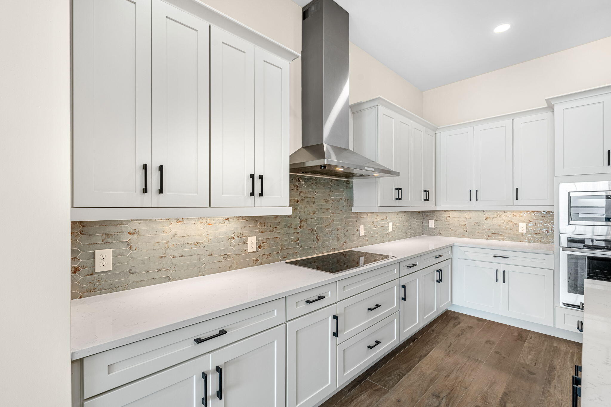 225 Strand Drive, 404