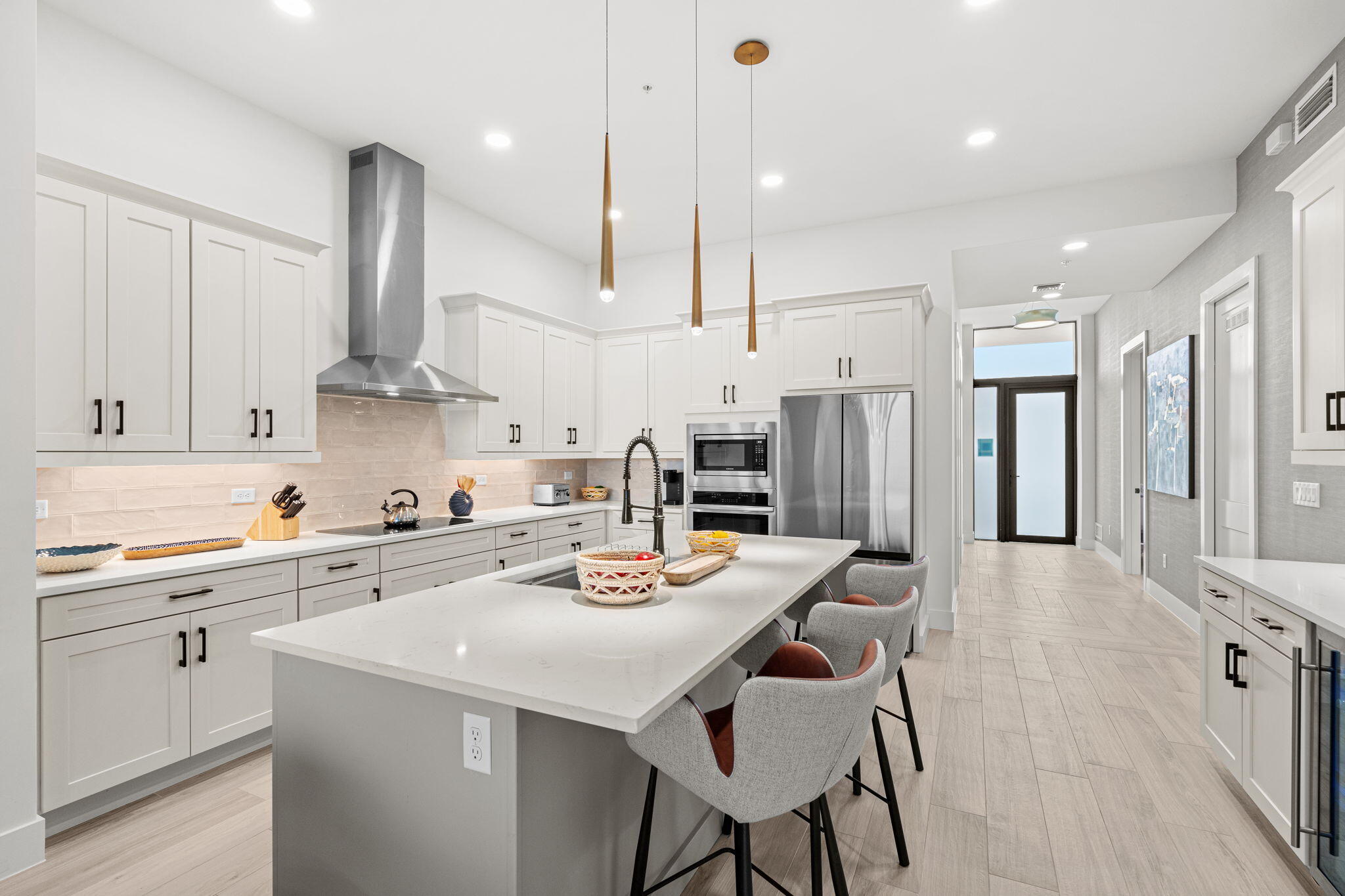 3031 Hafen Lane, 203