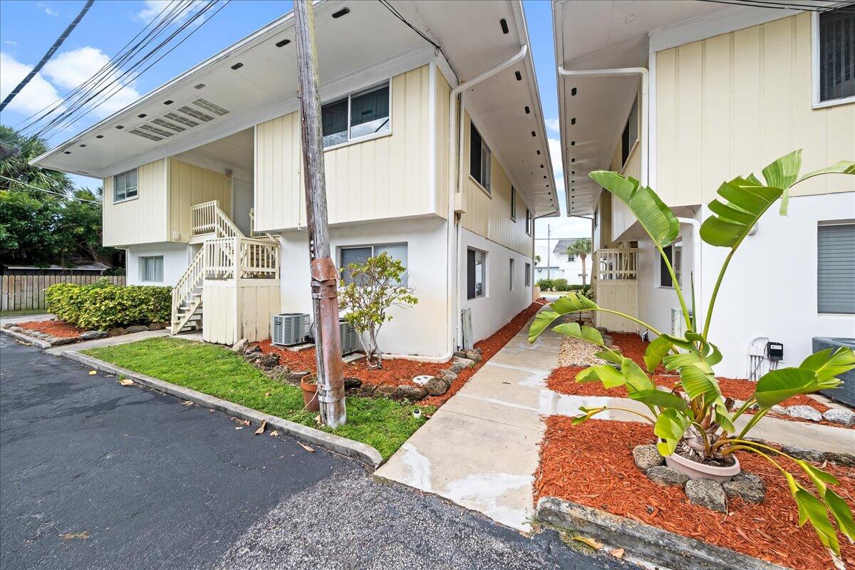 419 Ocean Avenue, 205