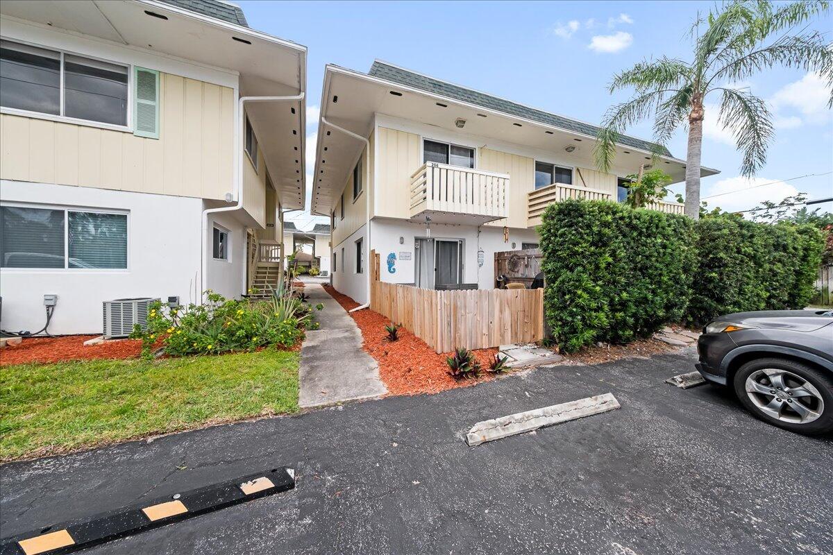 419 Ocean Avenue, 205