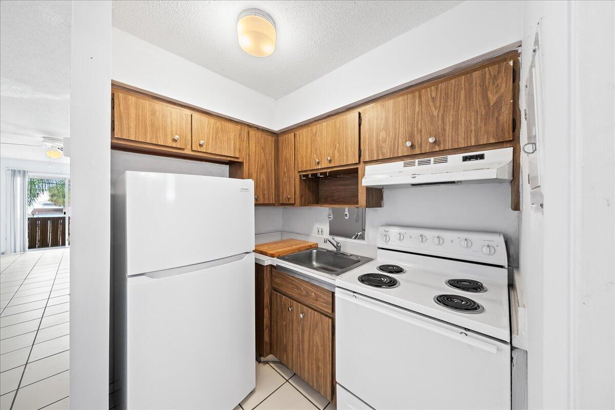 419 Ocean Avenue, 205