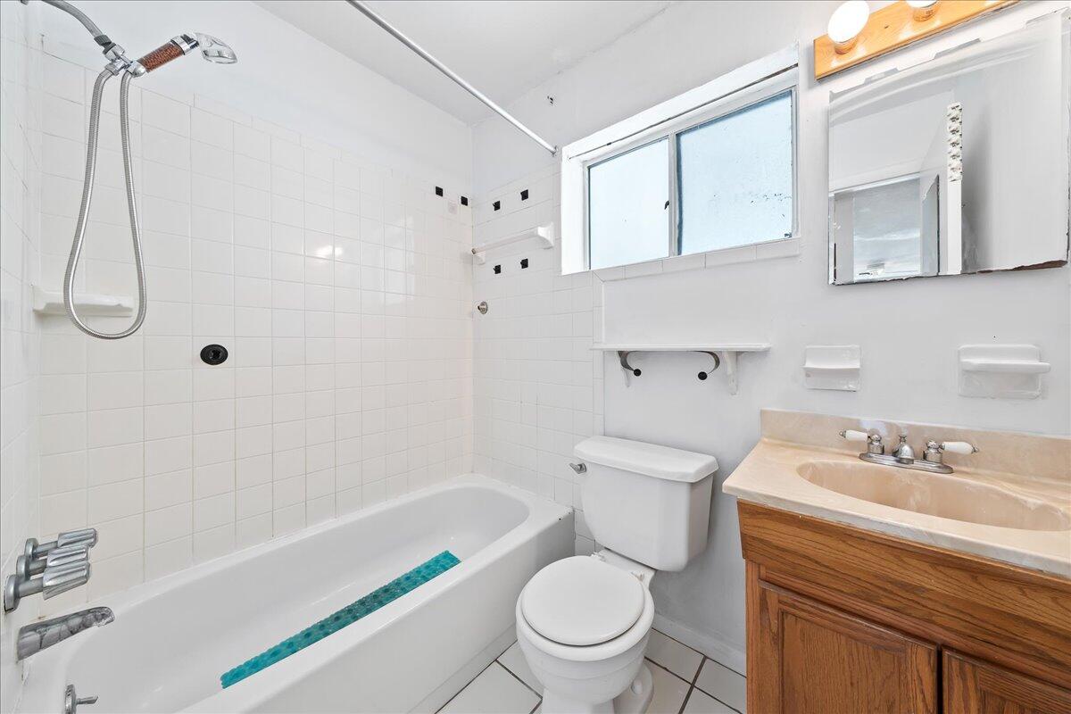 419 Ocean Avenue, 205