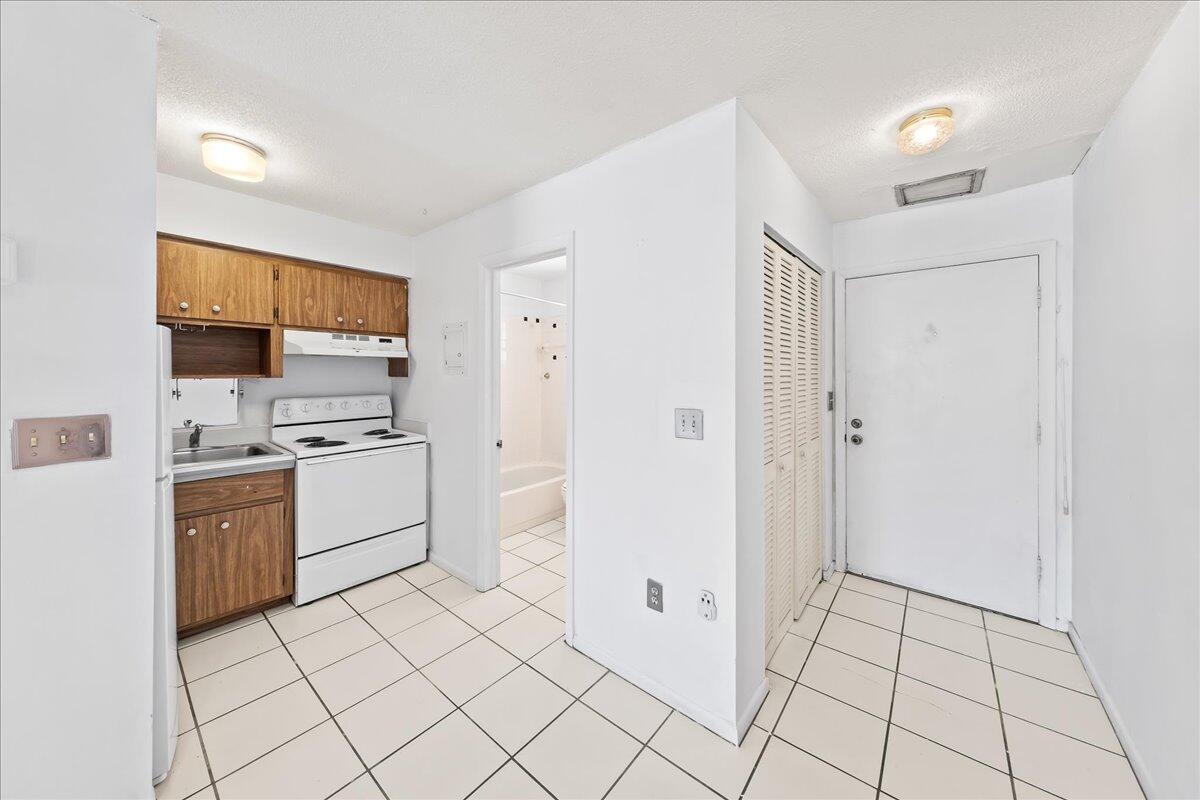 419 Ocean Avenue, 205