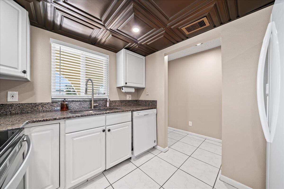 201 Saint Lucie Lane, 807