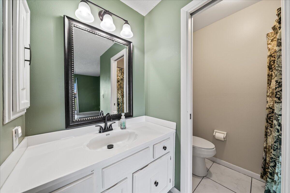 201 Saint Lucie Lane, 807