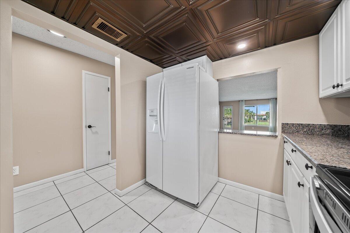 201 Saint Lucie Lane, 807