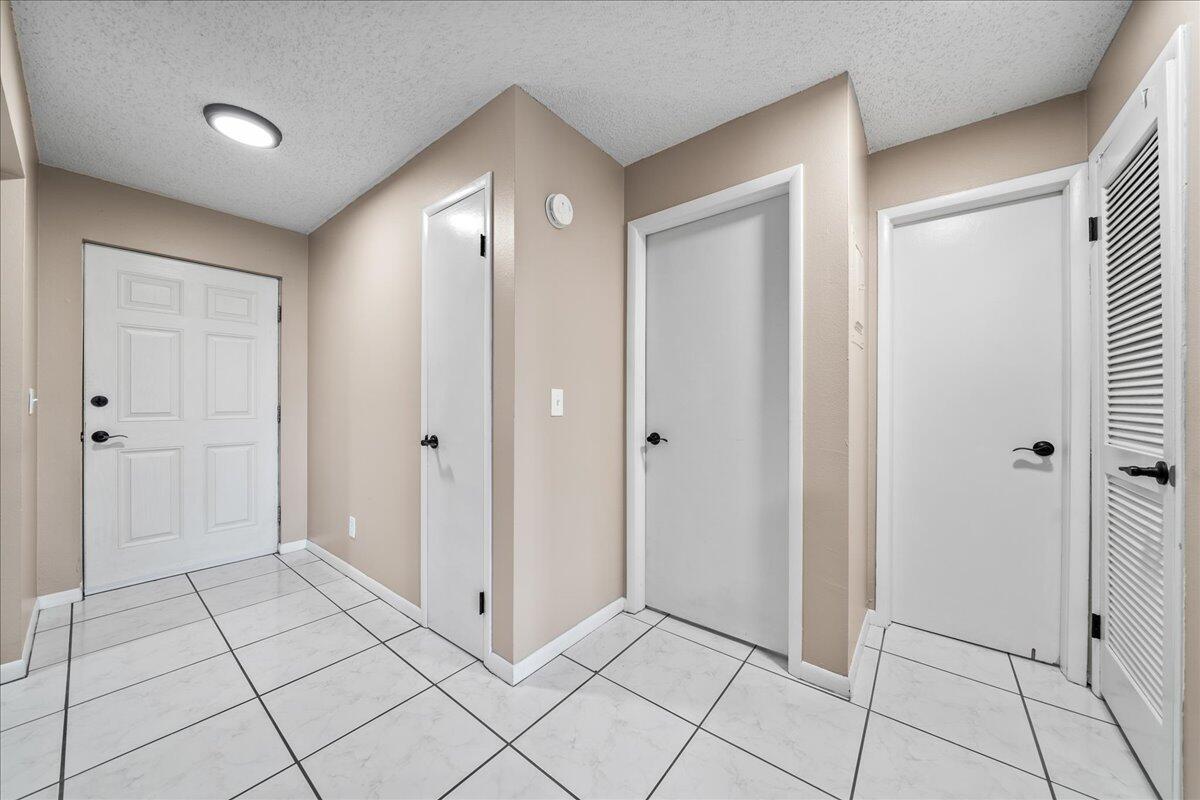 201 Saint Lucie Lane, 807