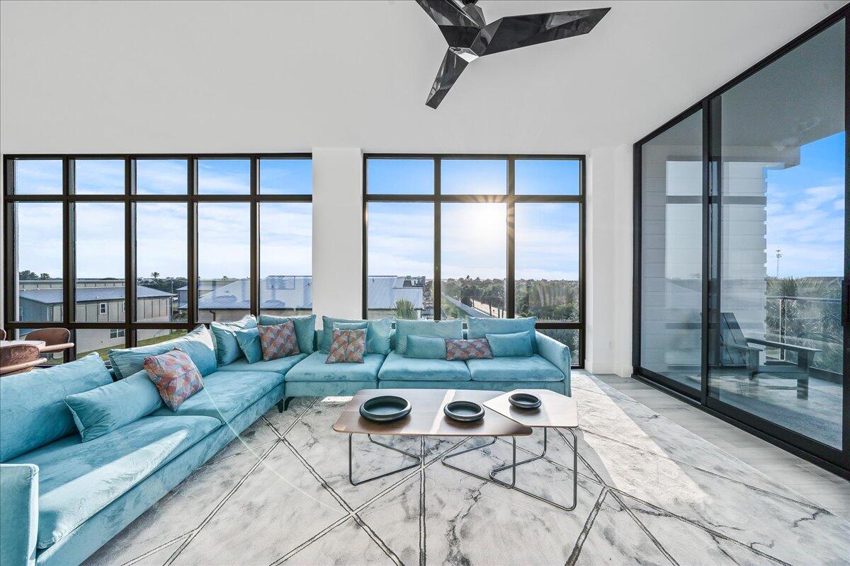 3031 Hafen Lane, 301