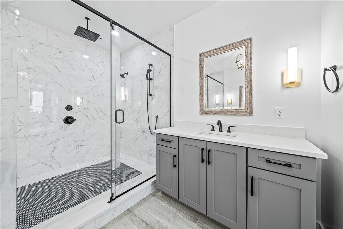 3031 Hafen Lane, 301