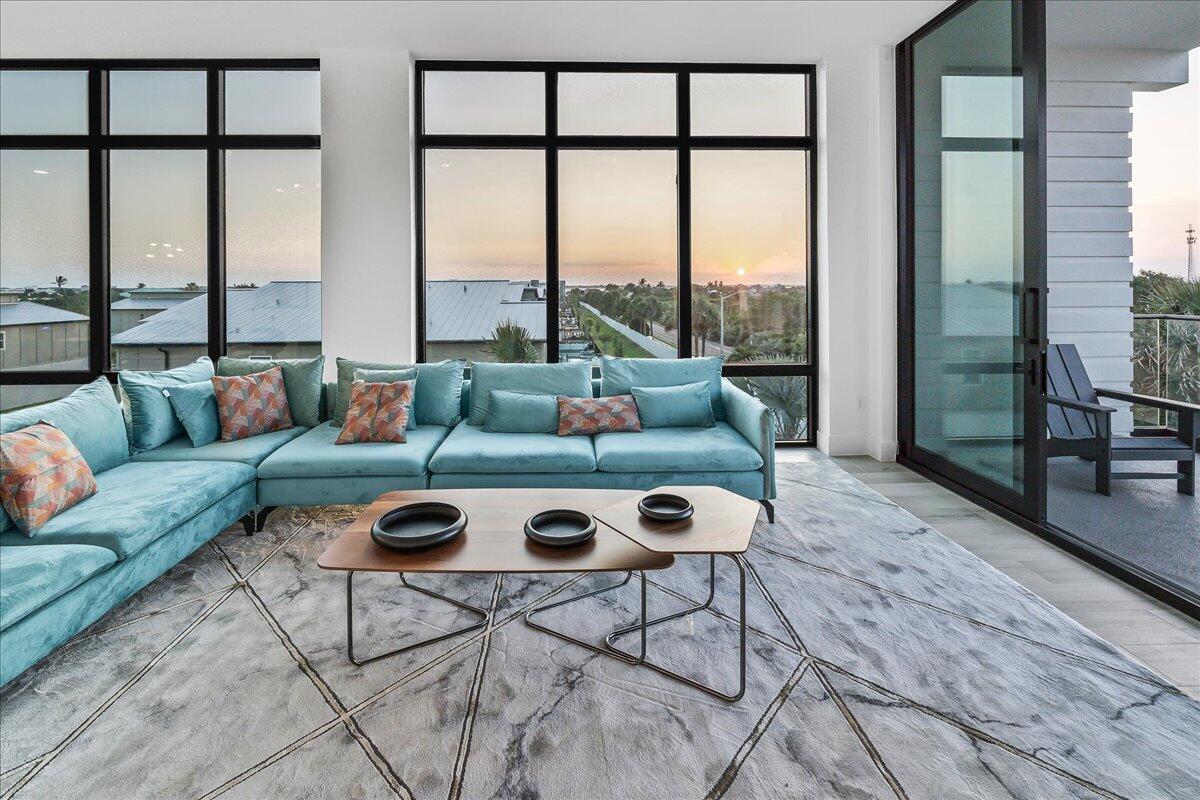 3031 Hafen Lane, 301