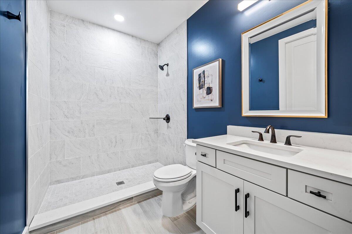 3031 Hafen Lane, 301