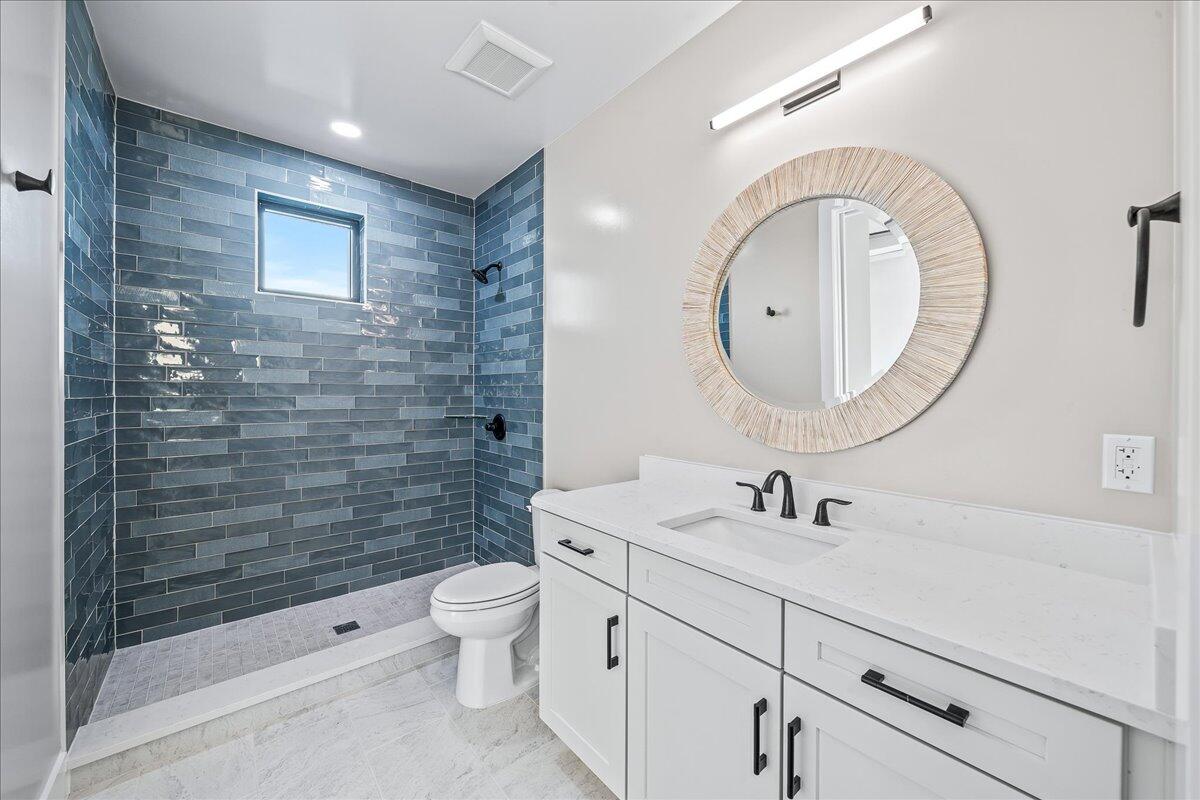 3031 Hafen Lane, 301