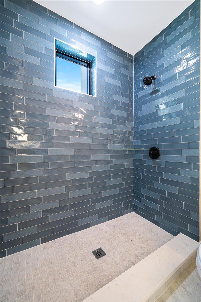 3031 Hafen Lane, 301