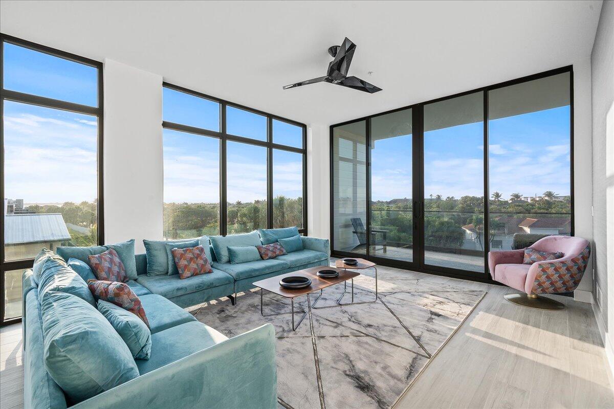 3031 Hafen Lane, 301