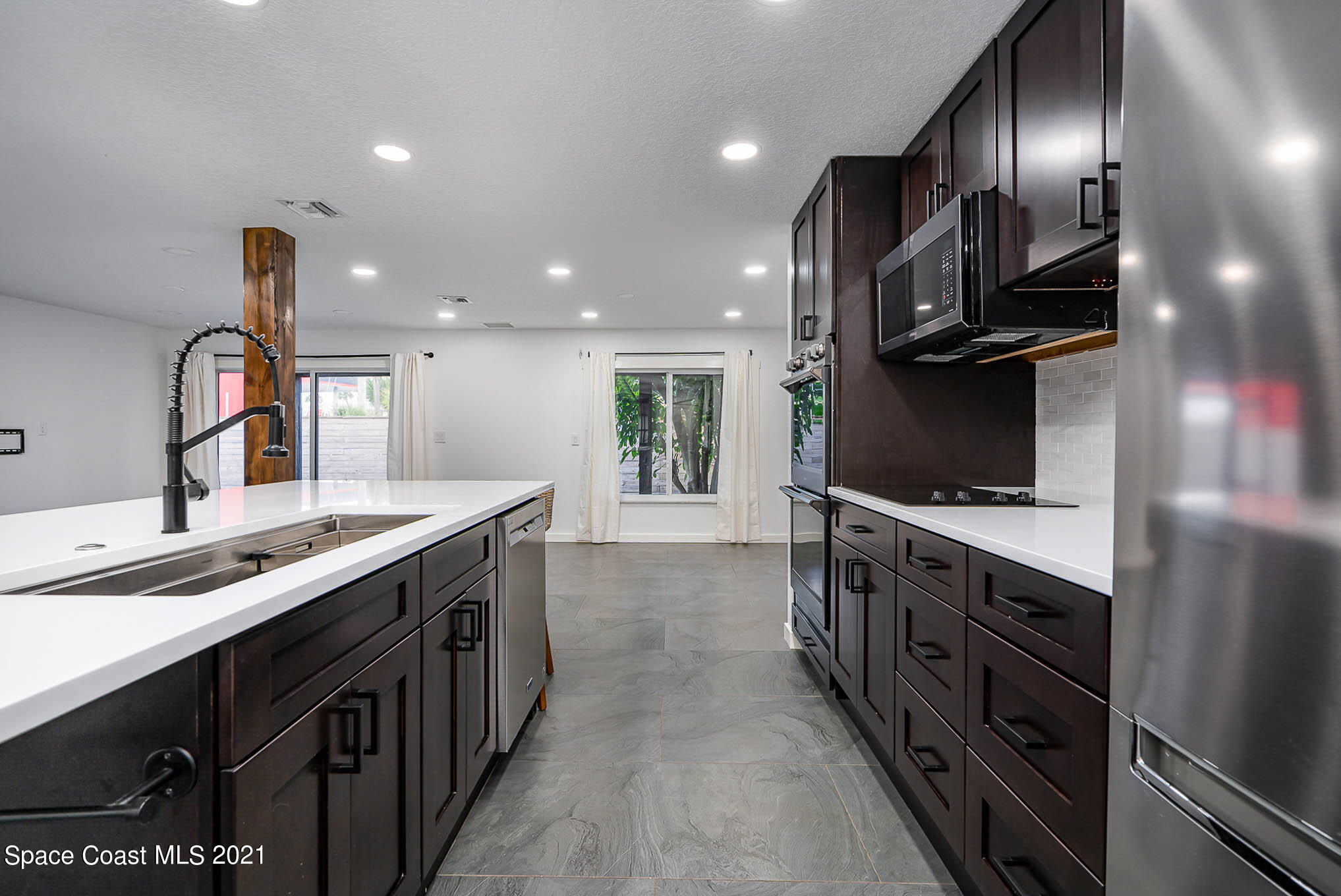 114 Skyline Boulevard