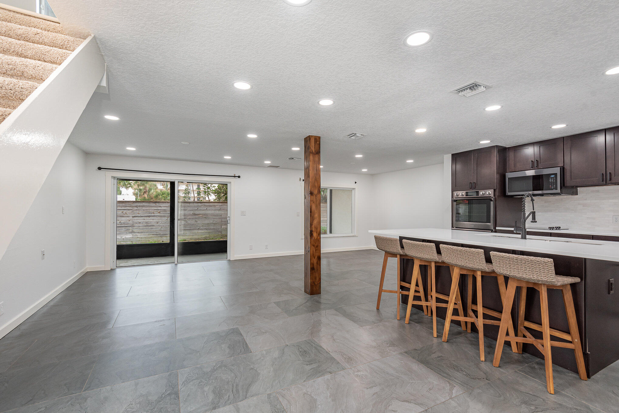 114 Skyline Boulevard