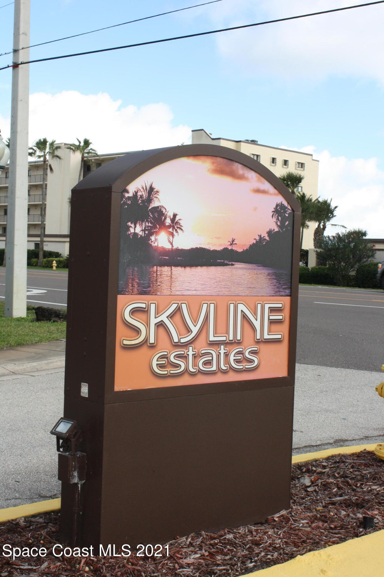 114 Skyline Boulevard