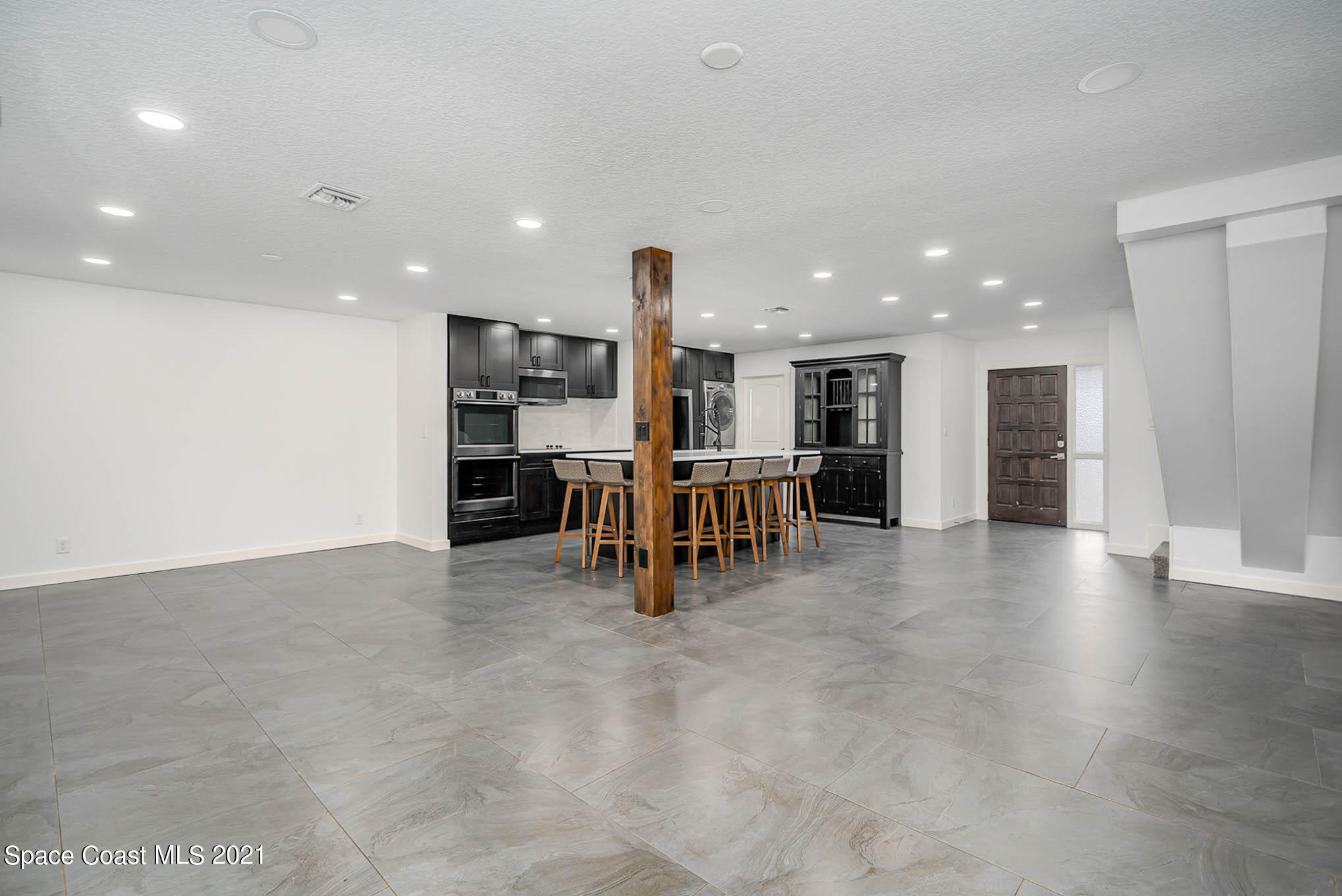 114 Skyline Boulevard