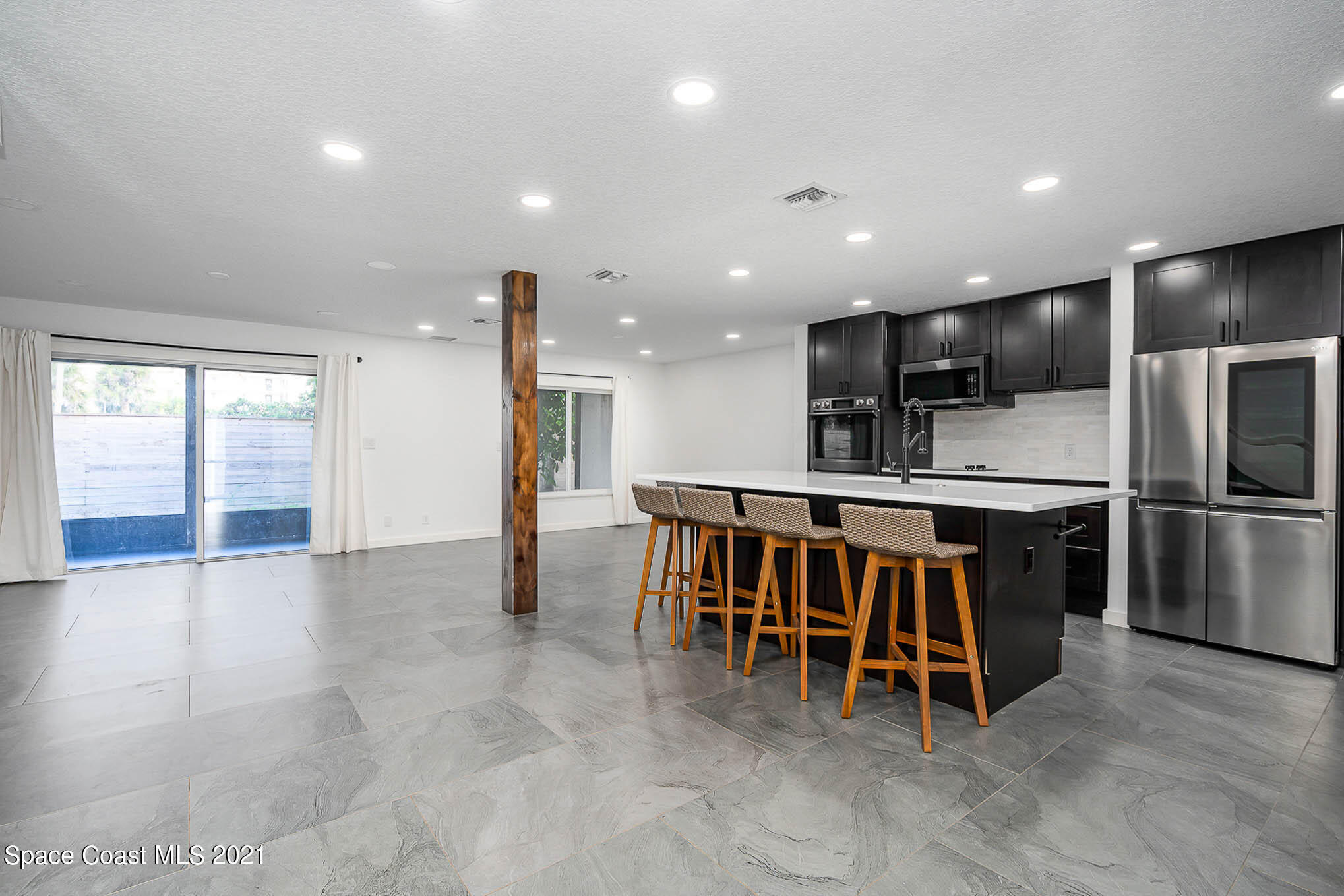 114 Skyline Boulevard