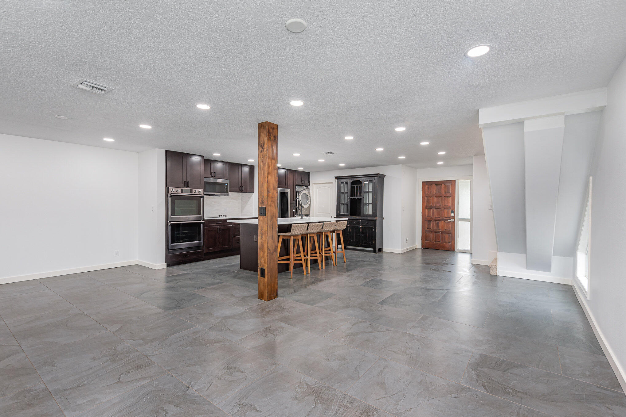 114 Skyline Boulevard