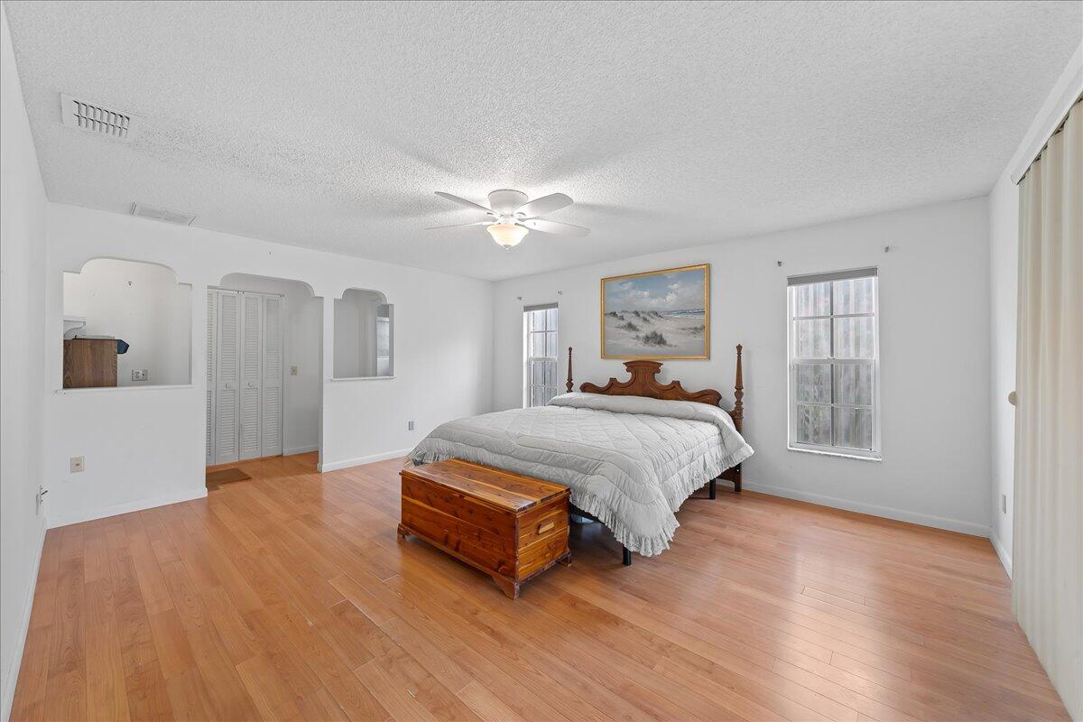1902 Cedar Lane