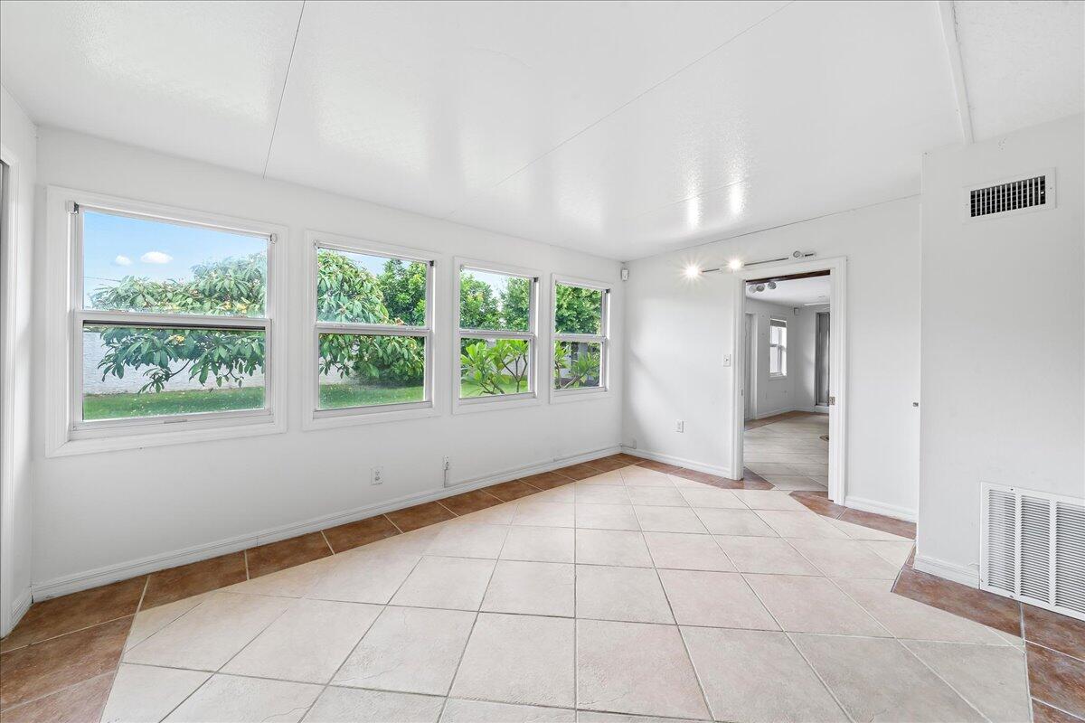 1902 Cedar Lane