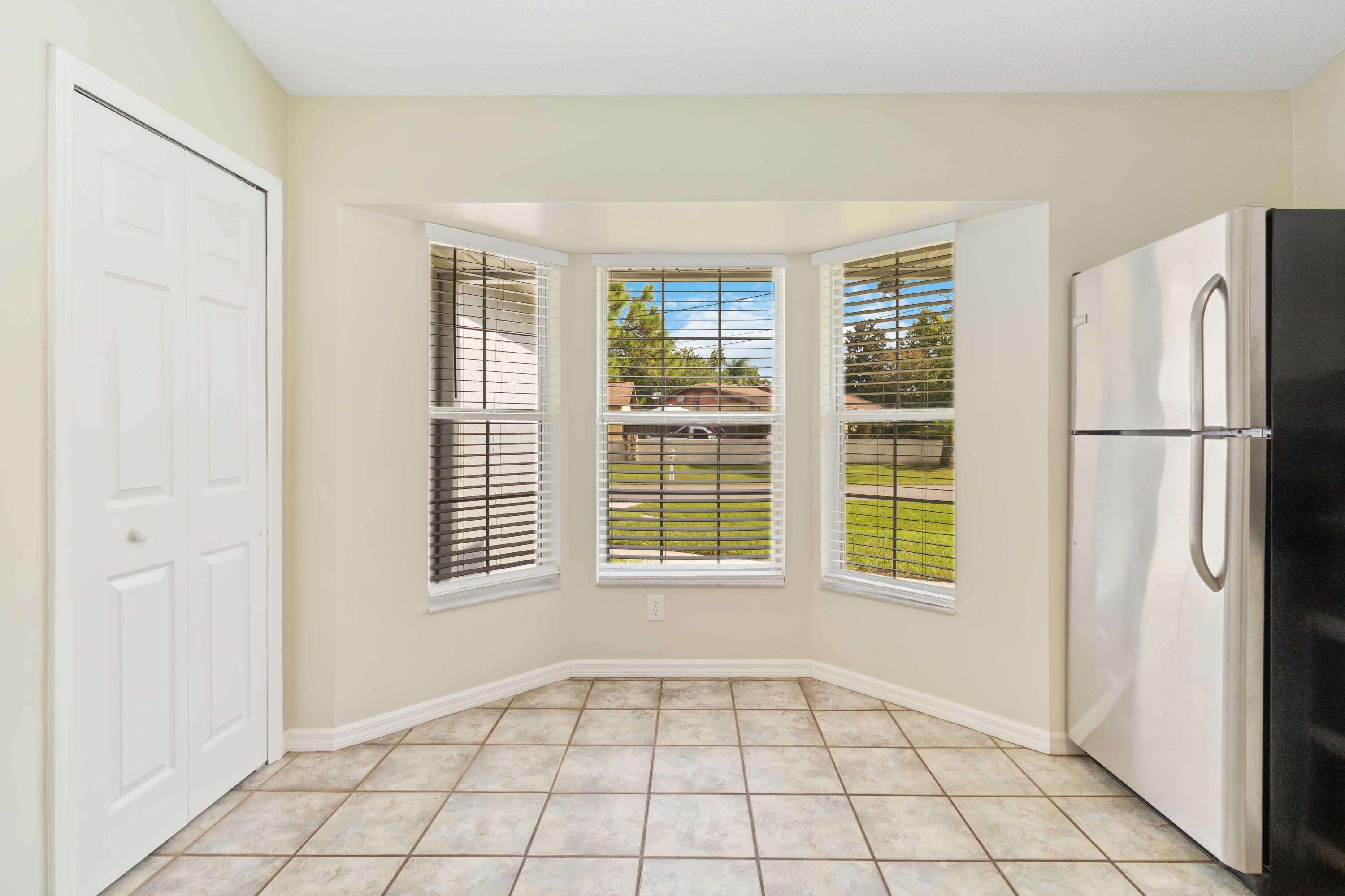 5413 Hastings Street