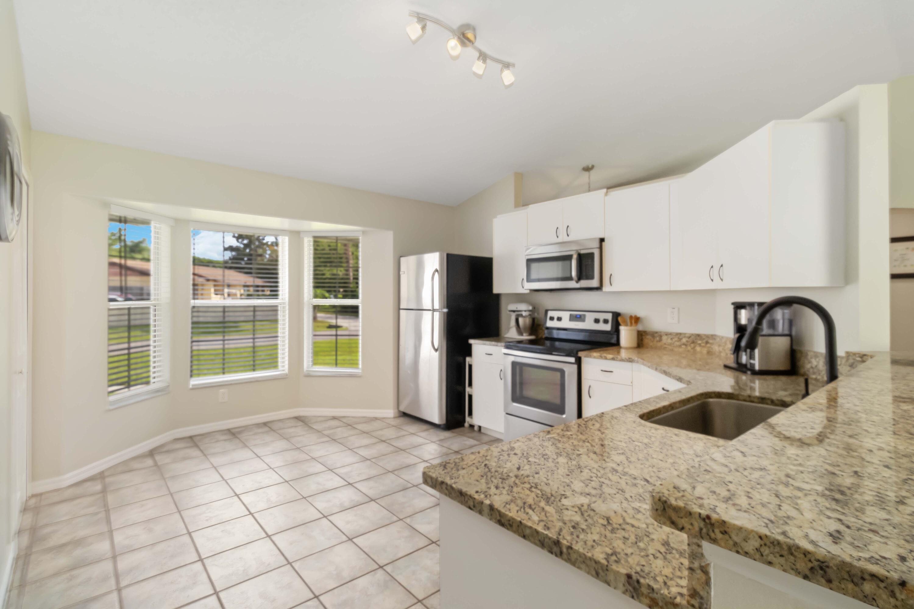 5413 Hastings Street